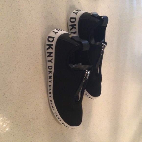 💥 DKNY  Sneakers - Picture 2 of 6